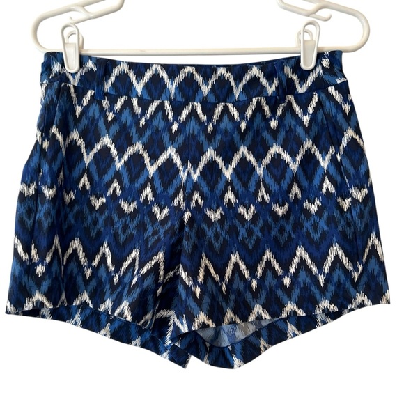 SPANX Pants - SPANX- Sunshine Navy Blue and White Ikat Patterned Shorts- Small